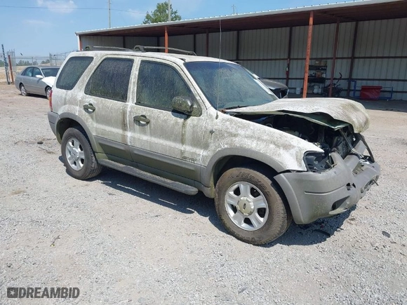 2001 Ford Escape XLT with VIN 1FMYU03171KA35485, listed as a IAAI auction lot 42052581 with 242,653 mi miles. Bid and sale history available at carsss.com. Image 1.