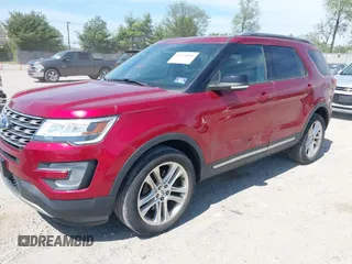 2017 Ford Explorer XLT z VIN 1FM5K8D80HGD76128, wystawiony jako IAAI lot #42114080 z przebiegiem 138 062 mil mil oraz . Historia ofert i sprzedaży dostępna na DreamBid. Obrazek 2.