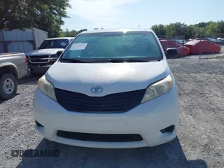 2016 Toyota Sienna L z VIN 5TDZK3DC7GS735427, wystawiony jako IAAI lot #42333624 z przebiegiem 82 599 mil mil oraz . Historia ofert i sprzedaży dostępna na DreamBid. Obrazek 12.