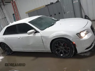 2016 Chrysler 300 with VIN 2C3CCAGG7GH171013, listed as a IAAI auction lot 41531620 with 92,134 mi miles. Bid and sale history available at carsss.com. Image 6.