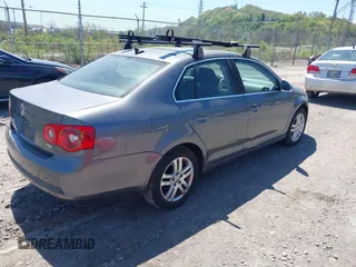 2006 Volkswagen Jetta Sedan 1.9L TDI with VIN 3VWST71K56M009840, listed as a IAAI auction lot 42108933 with 180,407 mi miles. Bid and sale history available at carsss.com. Image 4.