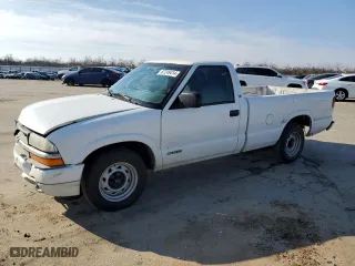 2000 Chevrolet S-10 LS with VIN 1GCCS14W8YK222863, listed as a Copart auction lot 87249414 with 217,295 mi miles and Salvage Title. Bid and sale history available at carsss.com. Image 1.