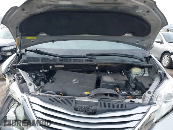 2015 Toyota Sienna LE AAS with VIN 5TDKK3DC6FS627672, listed as a IAAI auction lot 41900555 with 205,111 mi miles. Bid and sale history available at carsss.com. Image 10.