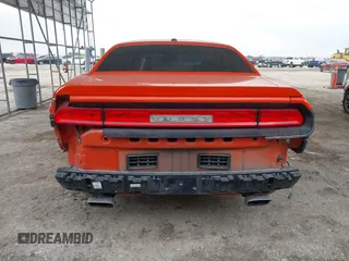 2009 Dodge Challenger R/T z VIN 2B3LJ54TX9H558332, wystawiony jako IAAI lot #42118072 z przebiegiem 173 010 mil mil oraz . Historia ofert i sprzedaży dostępna na DreamBid. Obrazek 17.