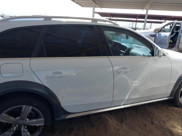 2013 Audi allroad A6 V8 with VIN WA1UFBFL7DA181041, listed as a IAAI auction lot 41638491 with 122,188 mi miles and . Bid and sale history available at DreamBid. Image 13.