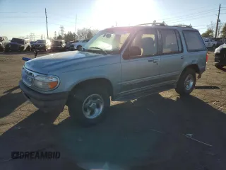 1996 Ford Explorer XL z VIN 1FMDU34X5TZA41220, wystawiony jako Copart lot #88154535 z przebiegiem 138 410 mil mil oraz Szkody całkowita. Historia ofert i sprzedaży dostępna na DreamBid. Obrazek 1.
