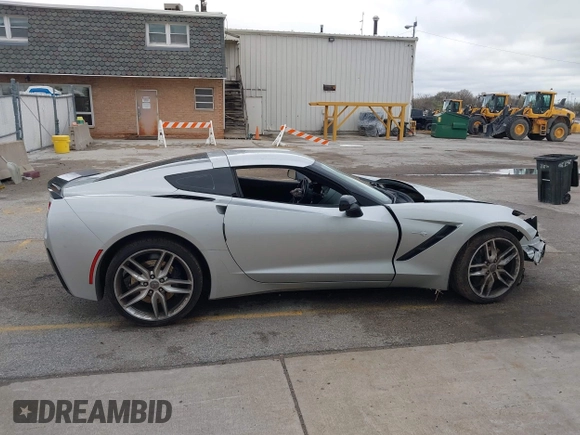 2015 Chevrolet Corvette Z51 3LT z VIN 1G1YM2D74F5114985, wystawiony jako IAAI lot #42077336 z przebiegiem 52 965 mil mil oraz . Historia ofert i sprzedaży dostępna na DreamBid. Obrazek 14.