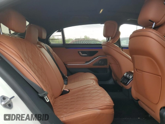 2022 Mercedes-Benz S 580 z VIN W1K6G7GB1NA132424, wystawiony jako Copart lot #55070525 z przebiegiem 47 110 mil mil oraz Szkoda całkowita • Salvage title. Historia ofert i sprzedaży dostępna na DreamBid. Obrazek 10.