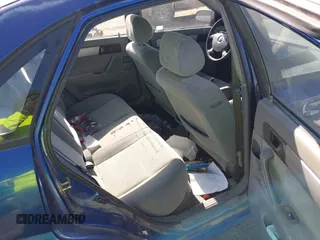 2005 Suzuki Forenza S z VIN KL5JD56Z85K111425, wystawiony jako IAAI lot #41421881 z przebiegiem 18 478 mil mil oraz . Historia ofert i sprzedaży dostępna na DreamBid. Obrazek 8.