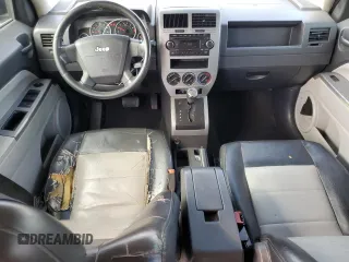 2007 Jeep Patriot Limited z VIN 1J8FF48W37D286057, wystawiony jako Copart lot #54796445 z przebiegiem 182 696 mil mil oraz Szkoda całkowita • Salvage title. Historia ofert i sprzedaży dostępna na DreamBid. Obrazek 8.