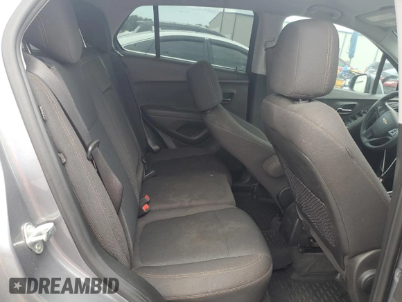 2020 Chevrolet Trax LS z VIN 3GNCJKSB3LL227038, wystawiony jako Copart lot #60031745 z przebiegiem 111 416 mil mil oraz Nie do naprawy • Non repairable. Historia ofert i sprzedaży dostępna na DreamBid. Obrazek 11.