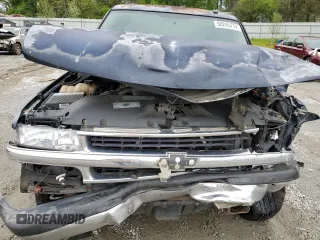 2005 Chevrolet Tahoe LS with VIN 1GNEC13V85J150327, listed as a Copart auction lot 50292595 with 216,194 mi miles and Non Repairable. Bid and sale history available at DreamBid. Image 9.