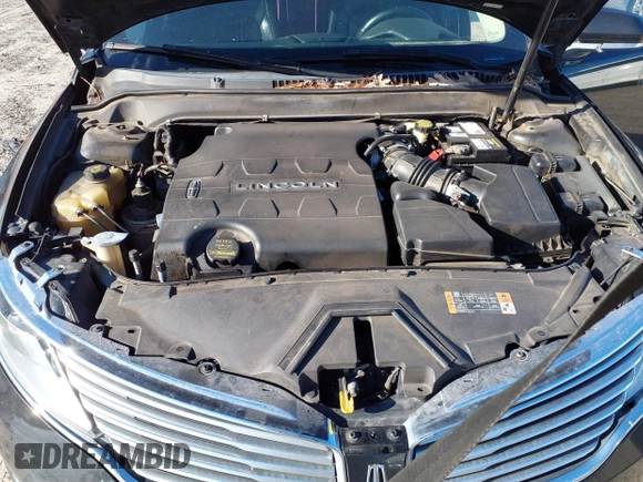 2014 Lincoln MKZ with VIN 3LN6L2GK4ER802736, listed as a IAAI auction lot 41601358 with 300,861 mi miles. Bid and sale history available at carsss.com. Image 10.