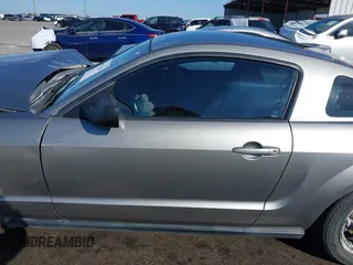 2008 Ford Mustang Deluxe with VIN 1ZVHT80N085170844, listed as a IAAI auction lot 41673185 with 274,392 mi miles. Bid and sale history available at carsss.com. Image 14.