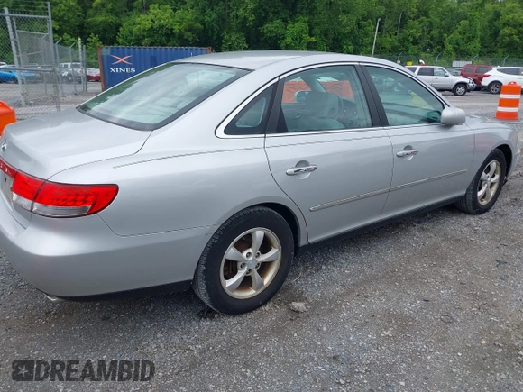 2007 Hyundai Azera SE z VIN KMHFC46F57A139674, wystawiony jako IAAI lot #42367838 z przebiegiem 257 981 mil mil oraz . Historia ofert i sprzedaży dostępna na DreamBid. Obrazek 4.