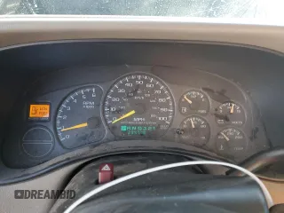 2002 Chevrolet Suburban Z71 with VIN 3GNFK16T12G256875, listed as a Copart auction lot 87745445 with 294,778 mi miles and Salvage Title. Bid and sale history available at carsss.com. Image 9.