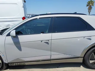 2025 Hyundai Ioniq 5 z VIN 7YAKR4DA0SY007083, wystawiony jako IAAI lot #42359027 z przebiegiem 4 122 mil mil oraz . Historia ofert i sprzedaży dostępna na DreamBid. Obrazek 14.