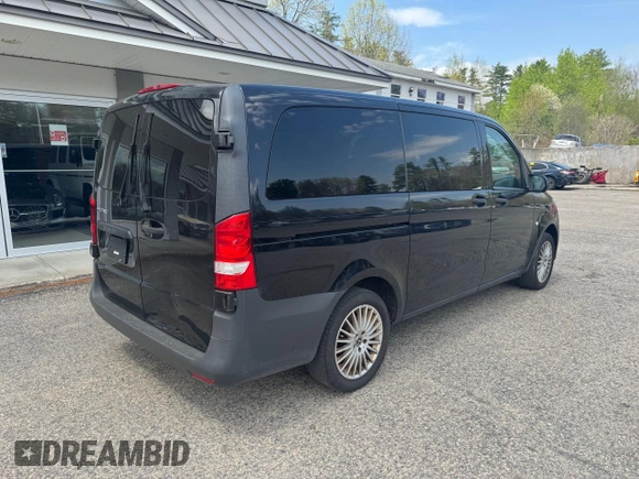 2020 Mercedes-Benz Metris with VIN W1WV0FEY7L3748338, listed as a Copart auction lot 55879505 with 221,412 mi miles and Clean Title. Bid and sale history available at DreamBid. Image 4.