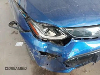 2018 Chevrolet Bolt EV Premier z VIN 1G1FX6S02J4130855, wystawiony jako IAAI lot #42249019 z przebiegiem 38 293 mil mil oraz . Historia ofert i sprzedaży dostępna na DreamBid. Obrazek 6.