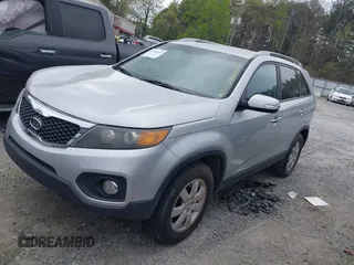 2011 Kia Sorento EX with VIN 5XYKU3A13BG032427, listed as a IAAI auction lot 41930043 with 301,883 mi miles. Bid and sale history available at carsss.com. Image 2.