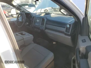 2018 Ford F-250 XLT with VIN 1FTBF2B69JEC40558, listed as a Copart auction lot 41728065 with 56,991 mi miles and Clean title. Bid and sale history available at DreamBid. Image 8.
