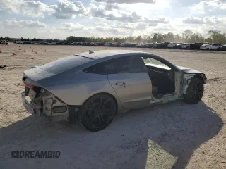 2019 Audi A7 Prestige with VIN WAUV2AF20KN070910, listed as a Copart auction lot 82398204 with 82,324 mi miles and Salvage Title. Bid and sale history available at carsss.com. Image 3.