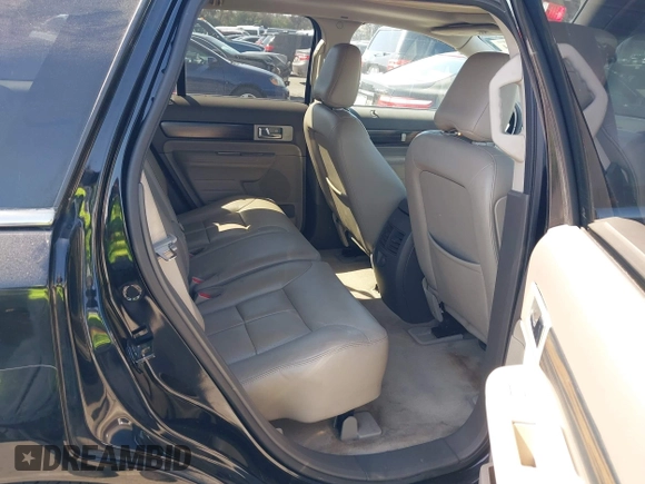 2007 Lincoln MKX with VIN 2LMDU68C67BJ35046, listed as a IAAI auction lot 41964584 with 187,961 mi miles. Bid and sale history available at carsss.com. Image 8.