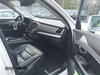 2021 Volvo XC90 Momentum z VIN YV4102PK6M1737322, wystawiony jako IAAI lot #41159908 z przebiegiem 41 138 mil mil oraz . Historia ofert i sprzedaży dostępna na DreamBid. Obrazek 5.