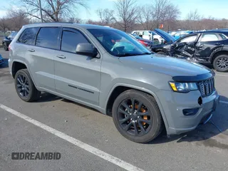 2019 Jeep Grand Cherokee Upland z VIN 1C4RJFAGXKC696516, wystawiony jako IAAI lot #41839379 z przebiegiem 96 974 mil mil oraz . Historia ofert i sprzedaży dostępna na DreamBid. Obrazek 1.