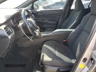 2018 Toyota C-HR XLE z VIN NMTKHMBX7JR052600, wystawiony jako Copart lot #58599785 z przebiegiem 71 144 mil mil oraz Szkoda całkowita • Salvage title. Historia ofert i sprzedaży dostępna na DreamBid. Obrazek 7.