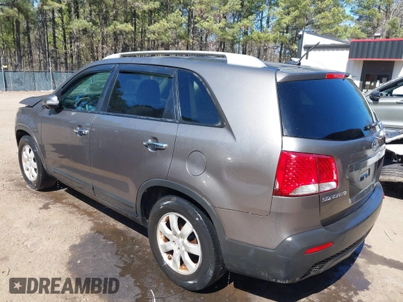 2012 Kia Sorento LX with VIN 5XYKT3A20CG188728, listed as a IAAI auction lot 41710733 with 141,109 mi miles. Bid and sale history available at carsss.com. Image 3.