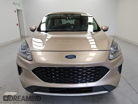 2020 Ford Escape SE z VIN 1FMCU0G61LUA00772, wystawiony jako Copart lot #65851325 z przebiegiem 126 308 mil mil oraz Czysty tytuł • Clean title. Historia ofert i sprzedaży dostępna na DreamBid. Obrazek 5.