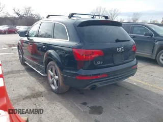 2012 Audi Q7 3.0T S line Prestige with VIN WA1DGBFEXCD007833, listed as a IAAI auction lot 41095179 with 149,538 mi miles. Bid and sale history available at carsss.com. Image 3.