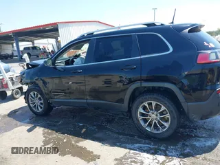 2019 Jeep Cherokee Latitude Plus z VIN 1C4PJMLB5KD474859, wystawiony jako IAAI lot #41990780 z przebiegiem 159 482 mil mil oraz . Historia ofert i sprzedaży dostępna na DreamBid. Obrazek 14.