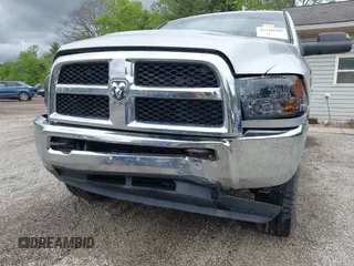 2013 Ram 2500 SLT z VIN 3C6UR5JL9DG571444, wystawiony jako IAAI lot #42210589 z przebiegiem 143 029 mil mil oraz . Historia ofert i sprzedaży dostępna na DreamBid. Obrazek 6.