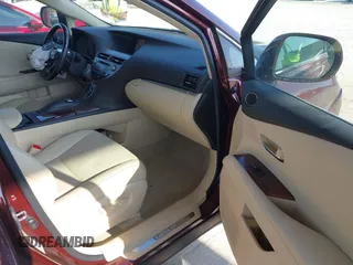2013 Lexus RX 350 z VIN 2T2ZK1BA4DC128116, wystawiony jako IAAI lot #42186711 z przebiegiem 77 071 mil mil oraz . Historia ofert i sprzedaży dostępna na DreamBid. Obrazek 5.