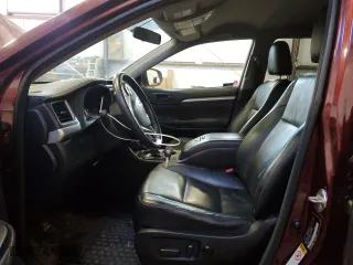 2015 Toyota Highlander LE with VIN 5TDBKRFH7FS181785, listed as a Copart auction lot 46100905 with 326,520 mi miles and Salvage Title. Bid and sale history available at carsss.com. Image 7.