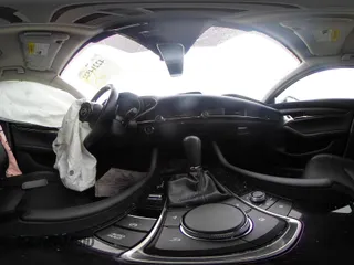 2023 Mazda 3 Premium Plus z VIN 3MZBPBEY6PM353118, wystawiony jako IAAI lot #42214522 z przebiegiem Nie podano mil oraz . Historia ofert i sprzedaży dostępna na DreamBid. Obrazek 17.