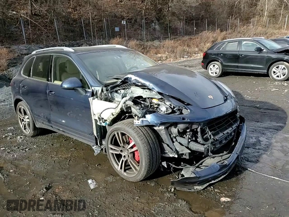 2012 Porsche Cayenne Turbo z VIN WP1AC2A29CLA83629, wystawiony jako Copart lot #83067994 z przebiegiem Nie podano mil oraz Szkoda całkowita • Salvage title. Historia ofert i sprzedaży dostępna na DreamBid. Obrazek 12.