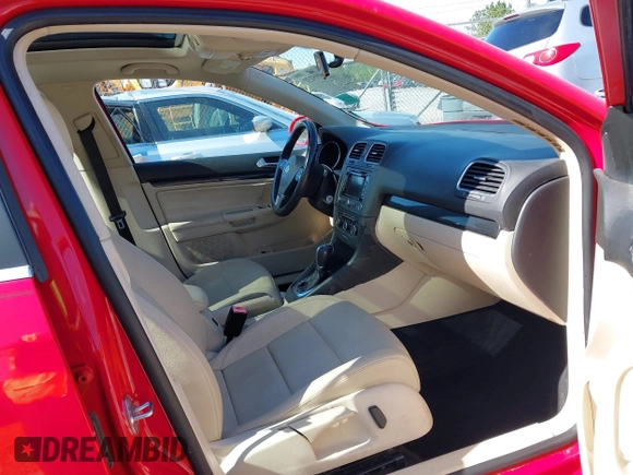 2012 Volkswagen Jetta SportWagen TDI with VIN 3VWPL7AJ2CM711834, listed as a IAAI auction lot 41995131 with 149,980 mi miles. Bid and sale history available at carsss.com. Image 5.
