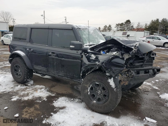 2024 Ford Bronco Wildtrak with VIN 1FMEE2BP2RLA72211, listed as a Copart auction lot 44726825 with 9,469 mi miles and Salvage Title. Bid and sale history available at carsss.com. Image 4.