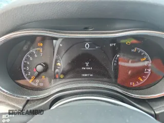 2018 Jeep Grand Cherokee Laredo E z VIN 1C4RJFAGXJC287415, wystawiony jako Copart lot #64182975 z przebiegiem 103 817 mil mil oraz Szkoda całkowita • Salvage title. Historia ofert i sprzedaży dostępna na DreamBid. Obrazek 9.