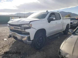 2020 Chevrolet Silverado 1500 LT with VIN 1GCRYDED6LZ172035, listed as a Copart auction lot 45418165 with 55,285 mi miles and Salvage Title. Bid and sale history available at carsss.com. Image 1.