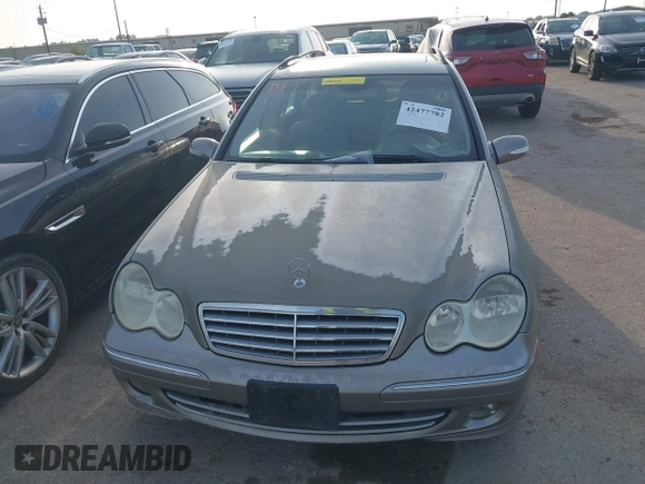 2005 Mercedes-Benz C 240 z VIN WDBRH61J65F567374, wystawiony jako IAAI lot #42477782 z przebiegiem 137 828 mil mil oraz . Historia ofert i sprzedaży dostępna na DreamBid. Obrazek 6.