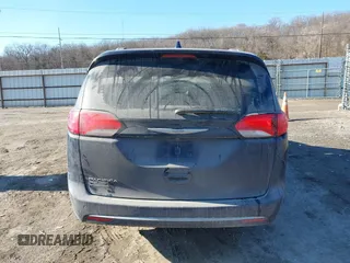 2018 Chrysler Pacifica Touring L z VIN 2C4RC1BGXJR127280, wystawiony jako IAAI lot #41374468 z przebiegiem Nie podano mil oraz . Historia ofert i sprzedaży dostępna na DreamBid. Obrazek 16.
