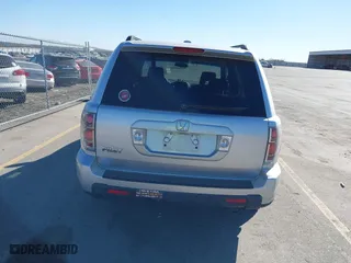 2008 Honda Pilot SE with VIN 5FNYF28398B002015, listed as a IAAI auction lot 41808545 with 286,622 mi miles. Bid and sale history available at carsss.com. Image 13.
