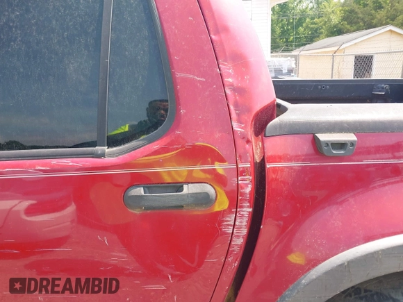 2010 Ford Explorer Sport Trac XLT z VIN 1FMEU3BE8AUA41454, wystawiony jako IAAI lot #42250096 z przebiegiem 177 269 mil mil oraz . Historia ofert i sprzedaży dostępna na DreamBid. Obrazek 6.