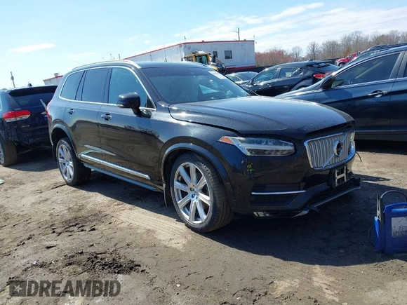 2016 Volvo XC90 T6 Inscription with VIN YV4A22PL1G1081831, listed as a IAAI auction lot 41808463 with 92,718 mi miles. Bid and sale history available at carsss.com. Image 1.