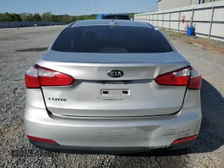 2016 Kia Forte LX z VIN KNAFK4A67G5486590, wystawiony jako Copart lot #52322535 z przebiegiem 191 541 mil mil oraz Szkoda całkowita • Salvage title. Historia ofert i sprzedaży dostępna na DreamBid. Obrazek 6.