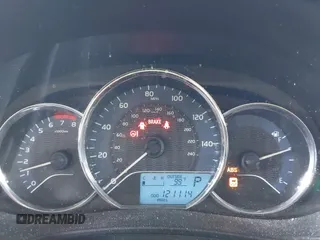 2015 Toyota Corolla L z VIN 5YFBURHE1FP313168, wystawiony jako IAAI lot #42371167 z przebiegiem 121 114 mil mil oraz . Historia ofert i sprzedaży dostępna na DreamBid. Obrazek 7.